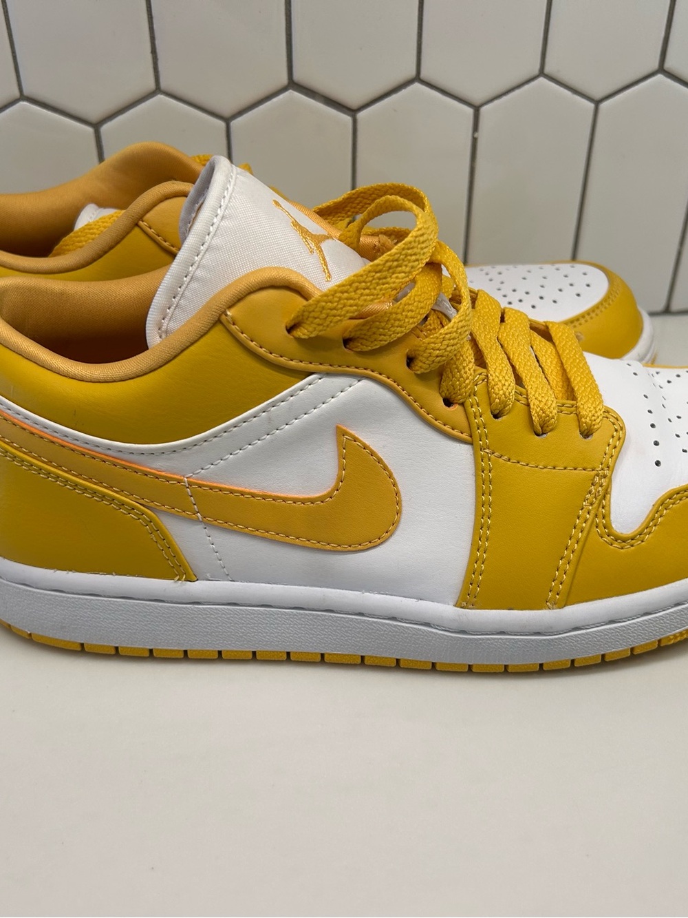 Jordan 1 Low-Top Sneakers Low Pollen *Like New*